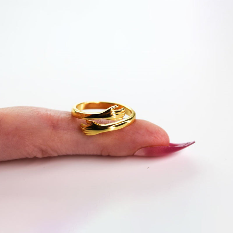 Forever Hug Via Gold Ring